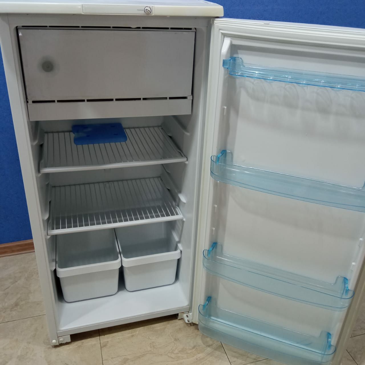 Холодильник «Бирюса 10с-1» КШ 235/47